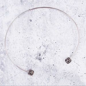 Silver Wire Choker Necklace With Crackle Gray Crystals